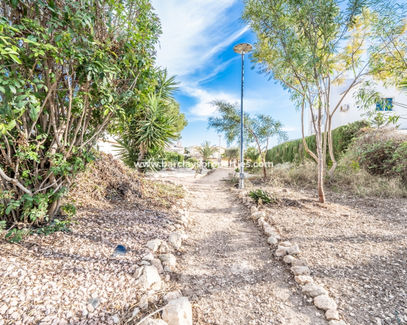 Wederverkoop - Vrijstaande Villa - Urb. La Marina