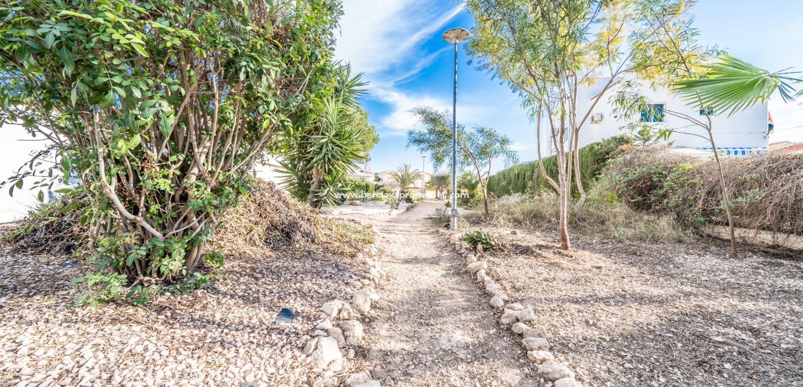 Wederverkoop - Vrijstaande Villa - Urb. La Marina