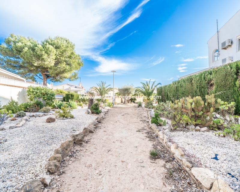 Wederverkoop - Vrijstaande Villa - Urb. La Marina