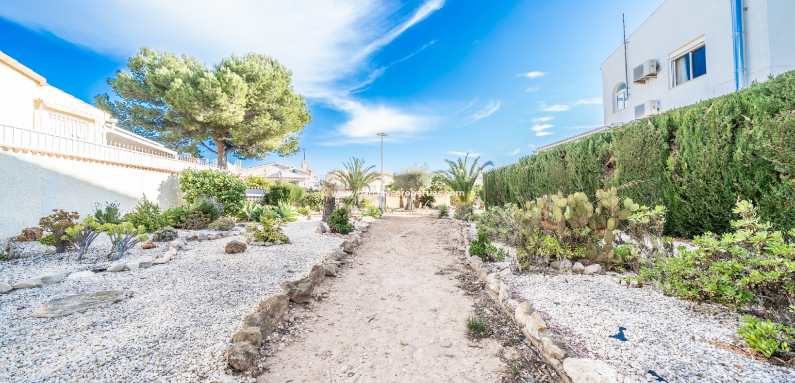 Wederverkoop - Vrijstaande Villa - Urb. La Marina