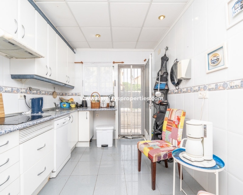 Wederverkoop - Vrijstaande Villa - Urb. La Marina