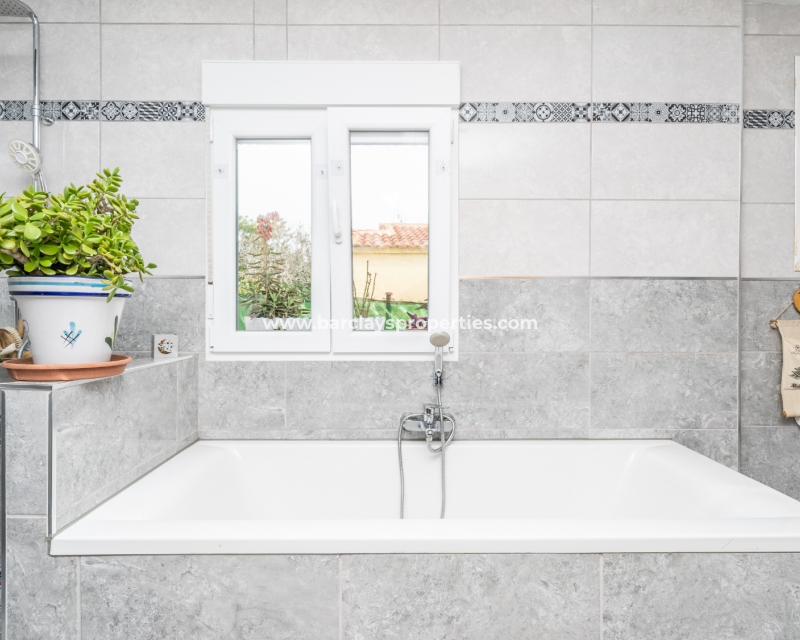 Wederverkoop - Vrijstaande Villa - Urb. La Marina