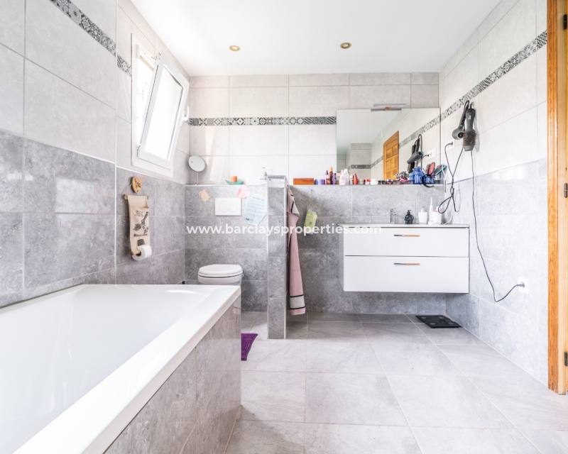 Wederverkoop - Vrijstaande Villa - Urb. La Marina