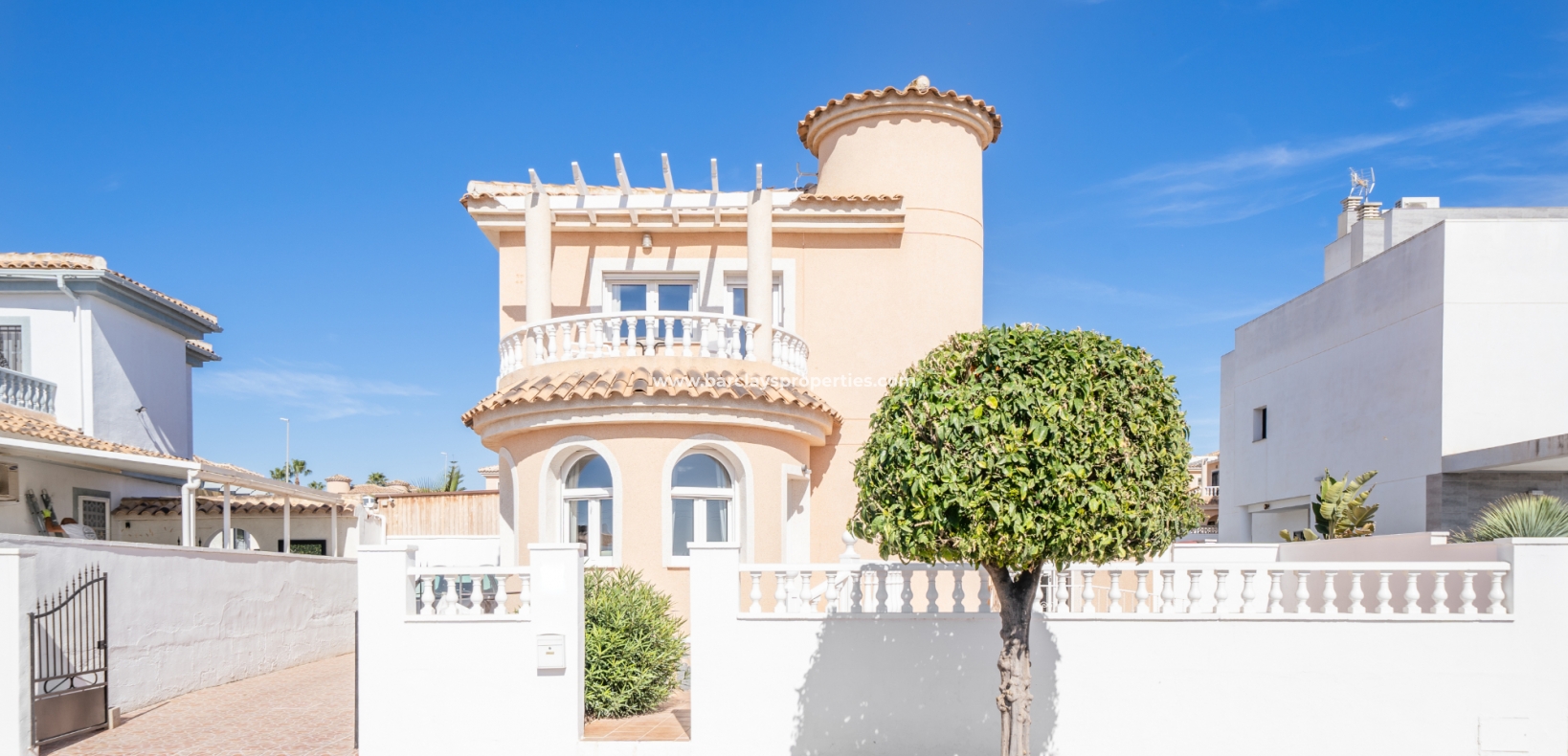 Wederverkoop - Vrijstaande Villa - Urb. La Marina