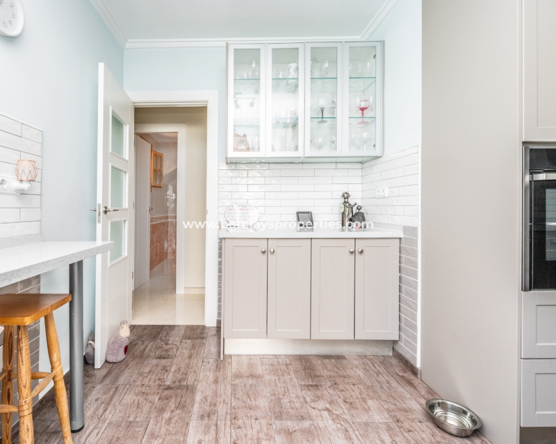 Wederverkoop - Vrijstaande Villa - Urb. La Marina