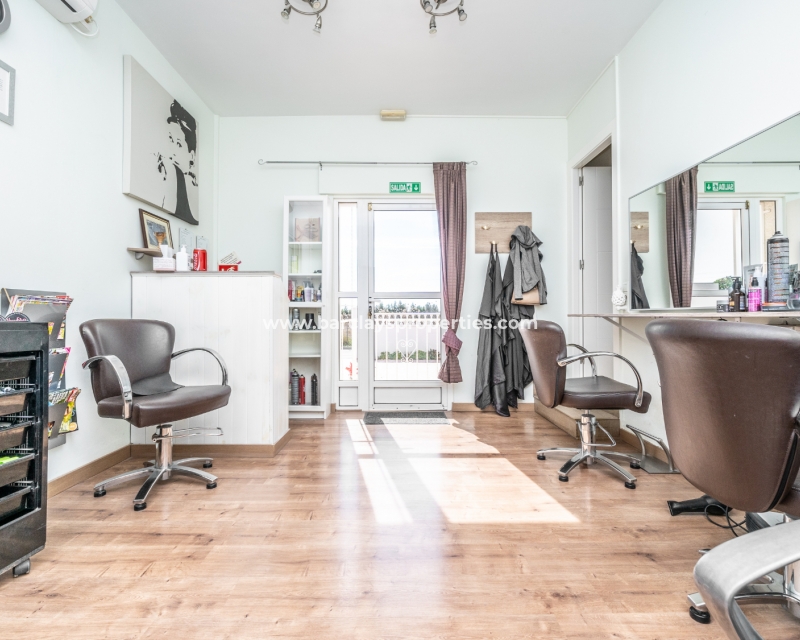 Wederverkoop - Vrijstaande Villa - Urb. La Marina