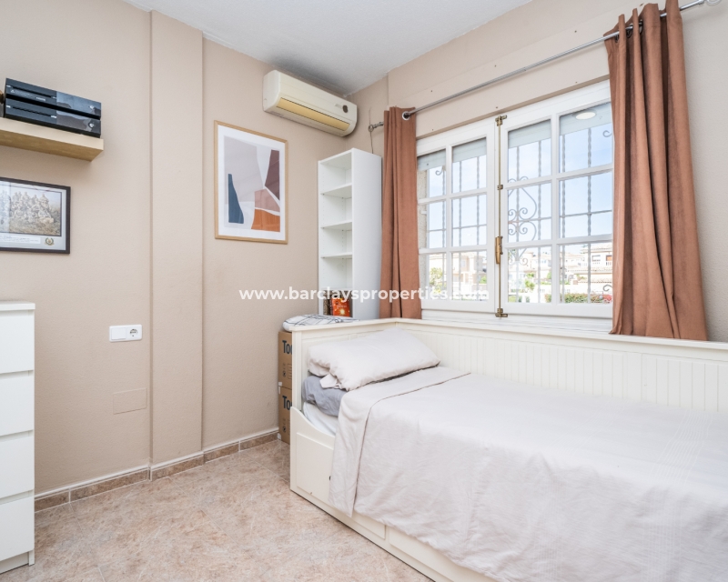 Wederverkoop - Vrijstaande Villa - Urb. La Marina