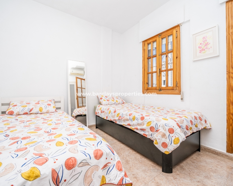 Wederverkoop - Vrijstaande Villa - Urb. La Marina