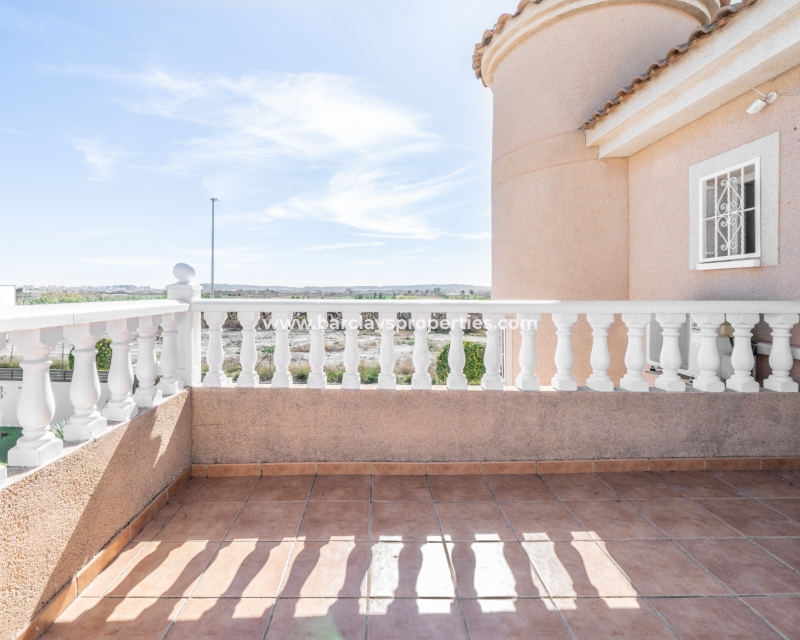 Wederverkoop - Vrijstaande Villa - Urb. La Marina