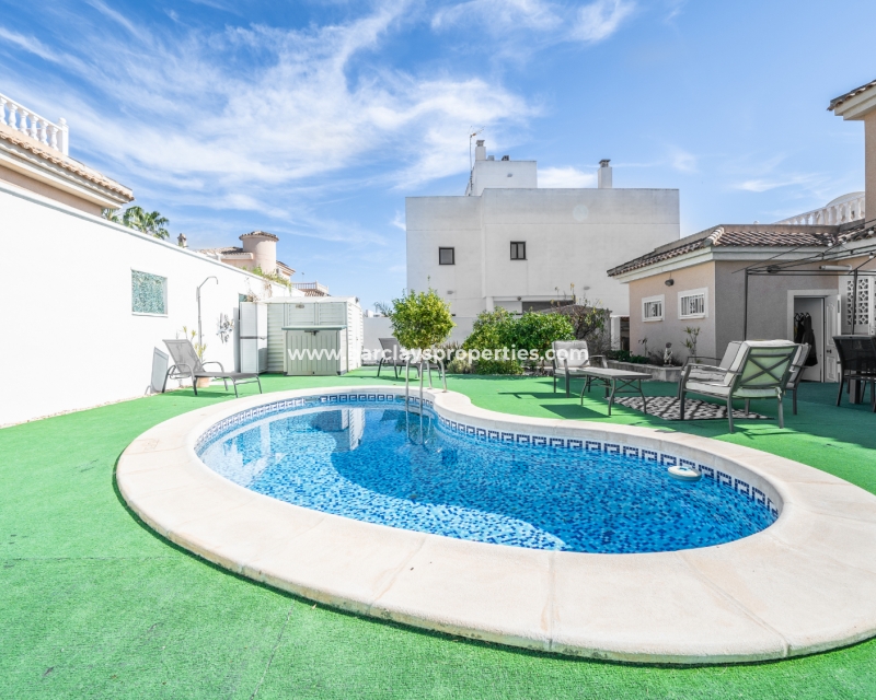 Wederverkoop - Vrijstaande Villa - Urb. La Marina