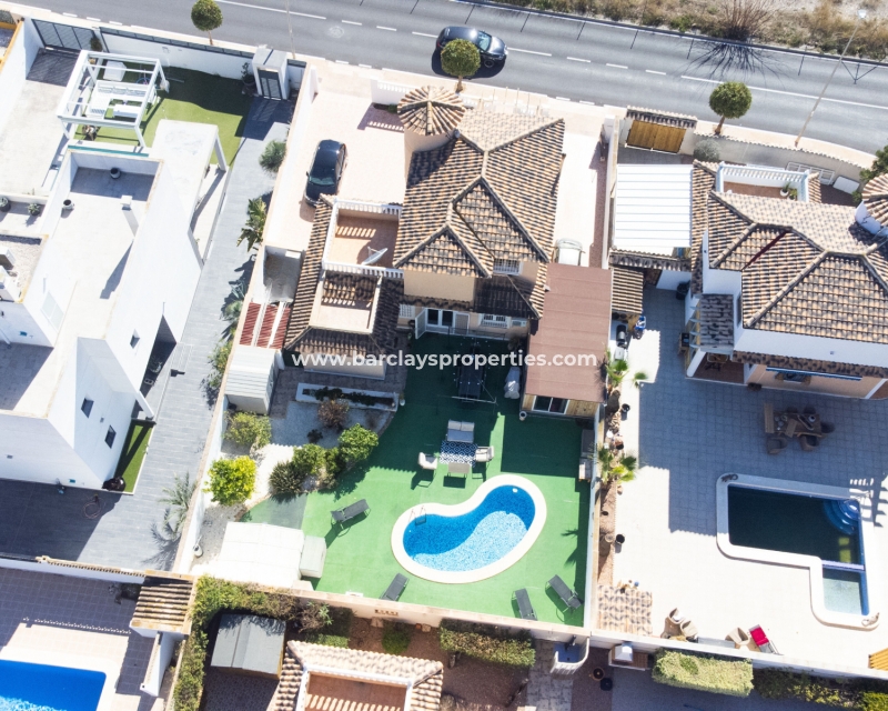 Wederverkoop - Vrijstaande Villa - Urb. La Marina