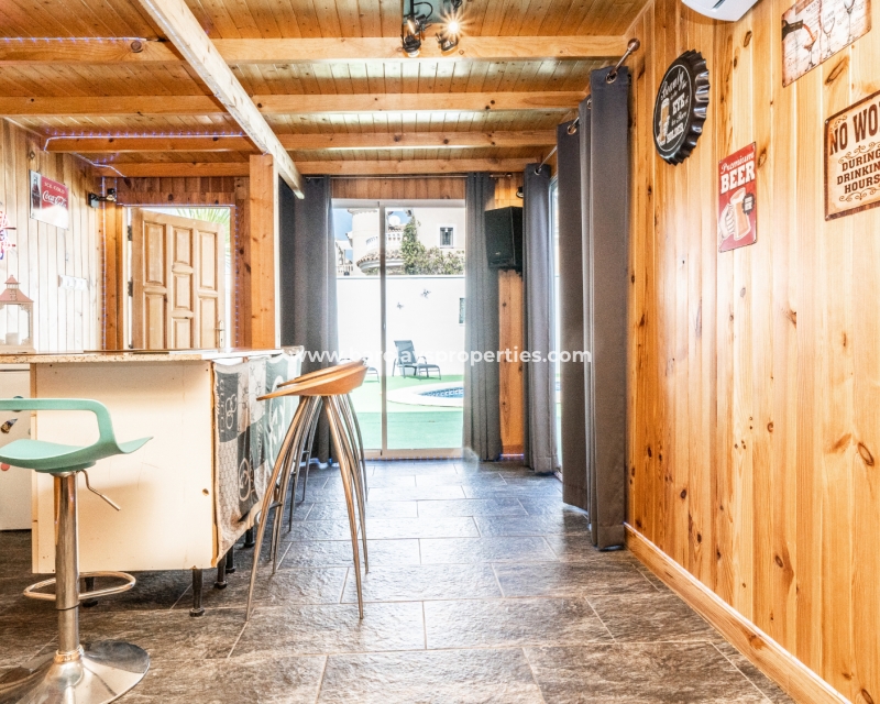 Wederverkoop - Vrijstaande Villa - Urb. La Marina