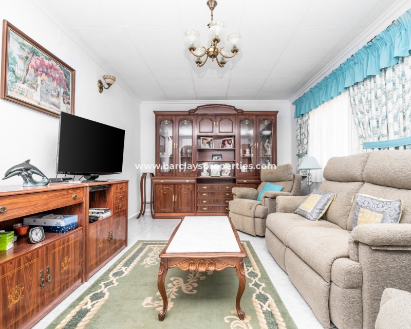 Wederverkoop - Vrijstaande Villa - Urb. La Marina