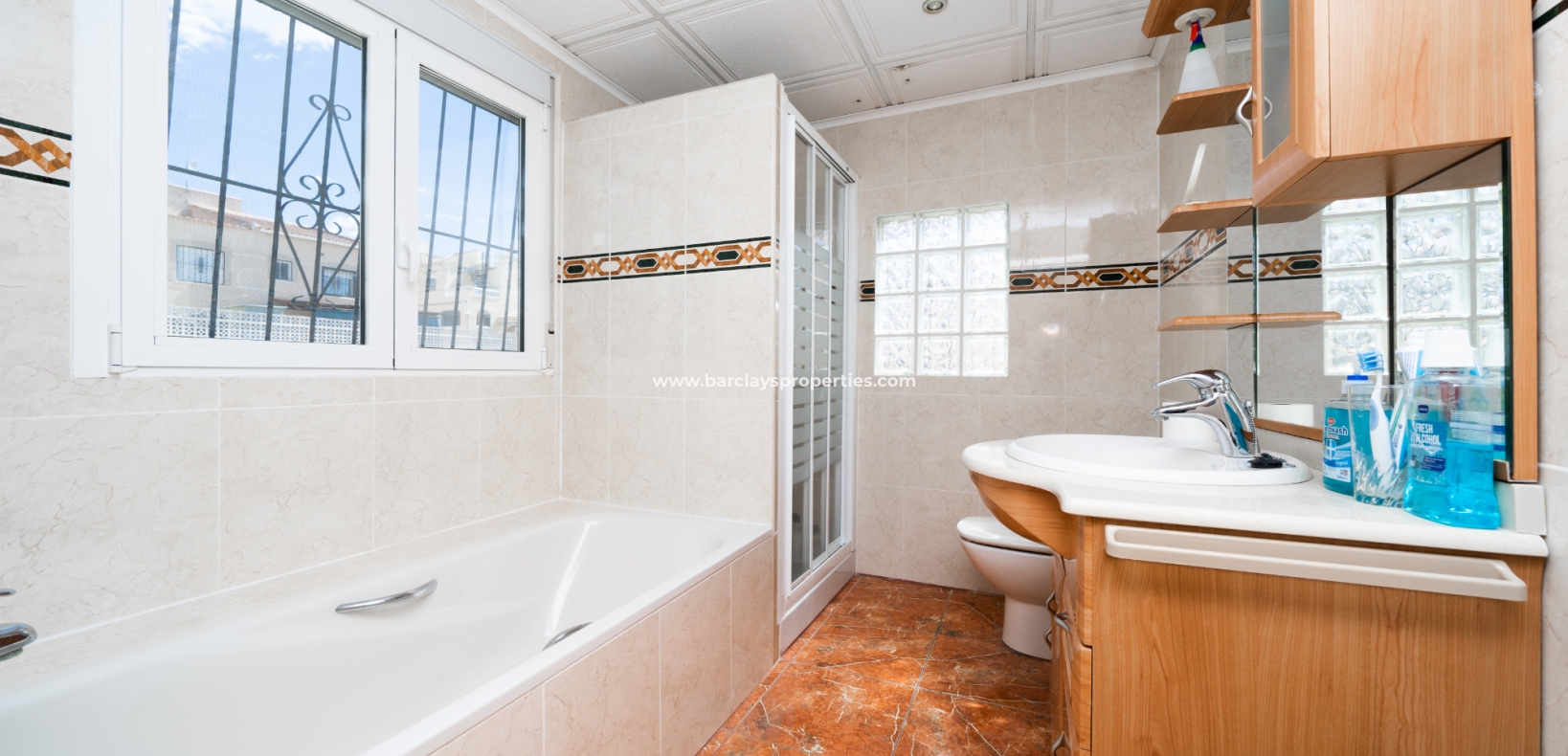 Wederverkoop - Vrijstaande Villa - Urb. La Marina