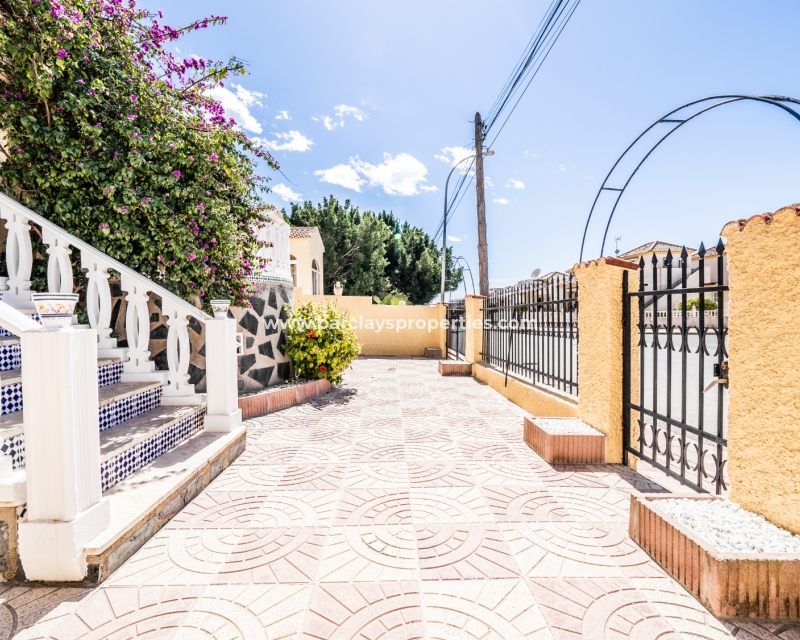 Wederverkoop - Vrijstaande Villa - Urb. La Marina