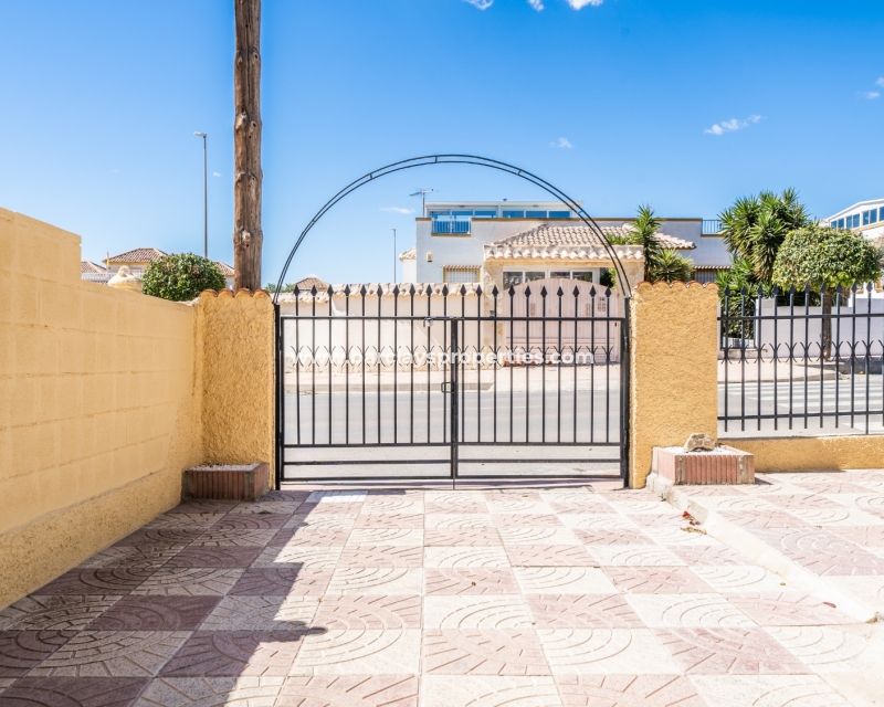 Wederverkoop - Vrijstaande Villa - Urb. La Marina