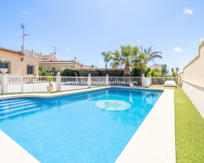 Wederverkoop - Vrijstaande Villa - Urb. La Marina