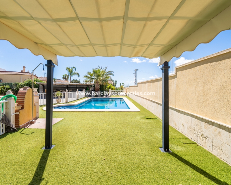 Wederverkoop - Vrijstaande Villa - Urb. La Marina