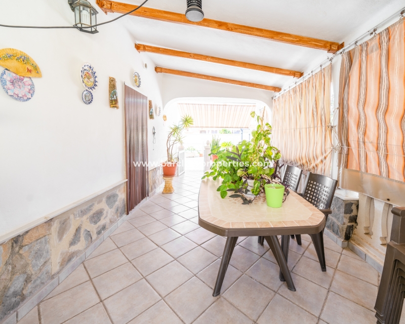 Wederverkoop - Vrijstaande Villa - Urb. La Marina