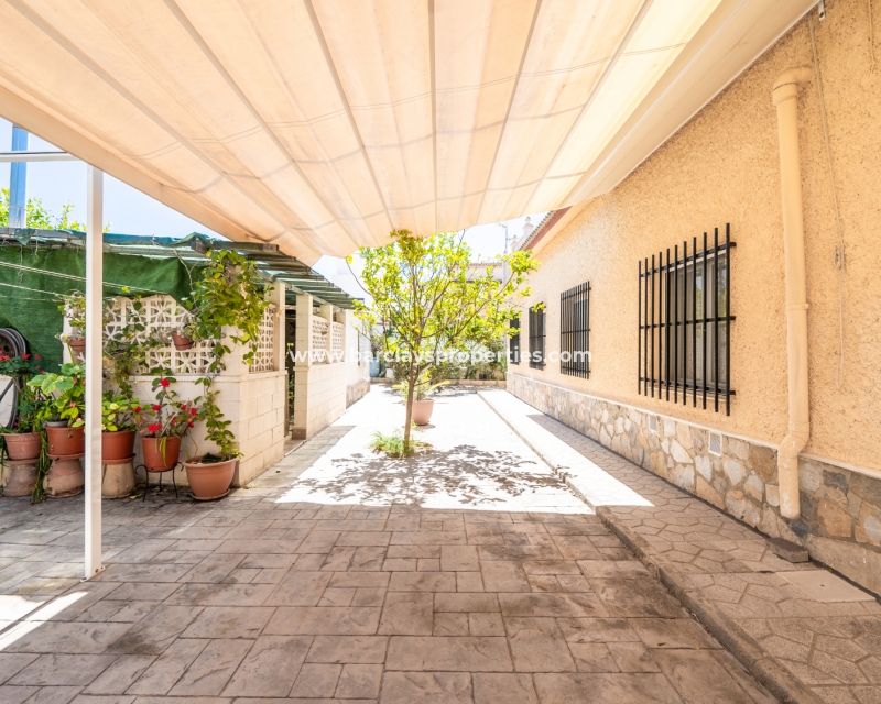 Wederverkoop - Vrijstaande Villa - Urb. La Marina