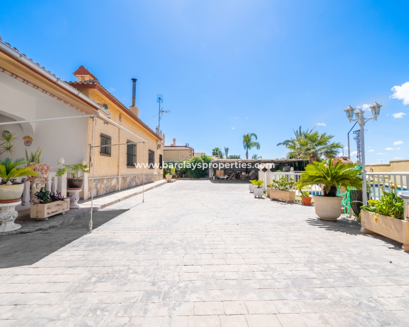 Wederverkoop - Vrijstaande Villa - Urb. La Marina