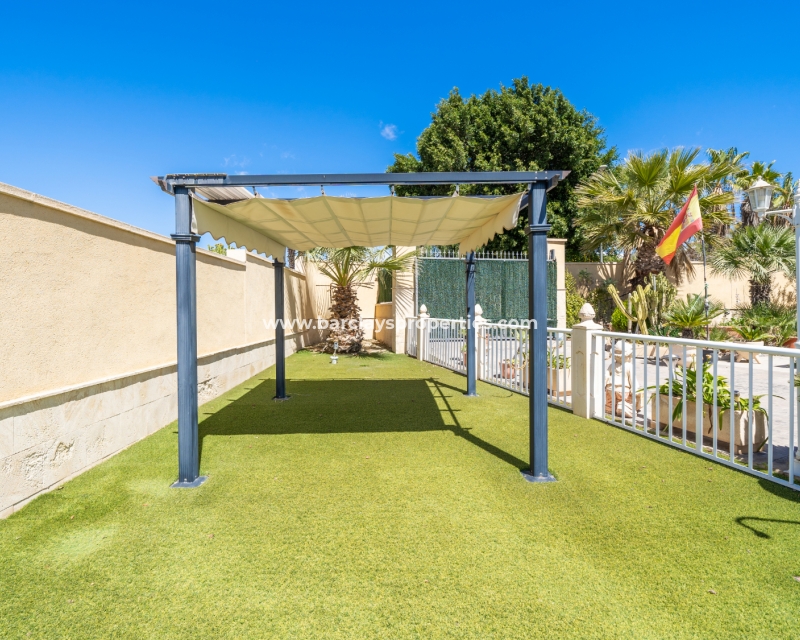 Wederverkoop - Vrijstaande Villa - Urb. La Marina