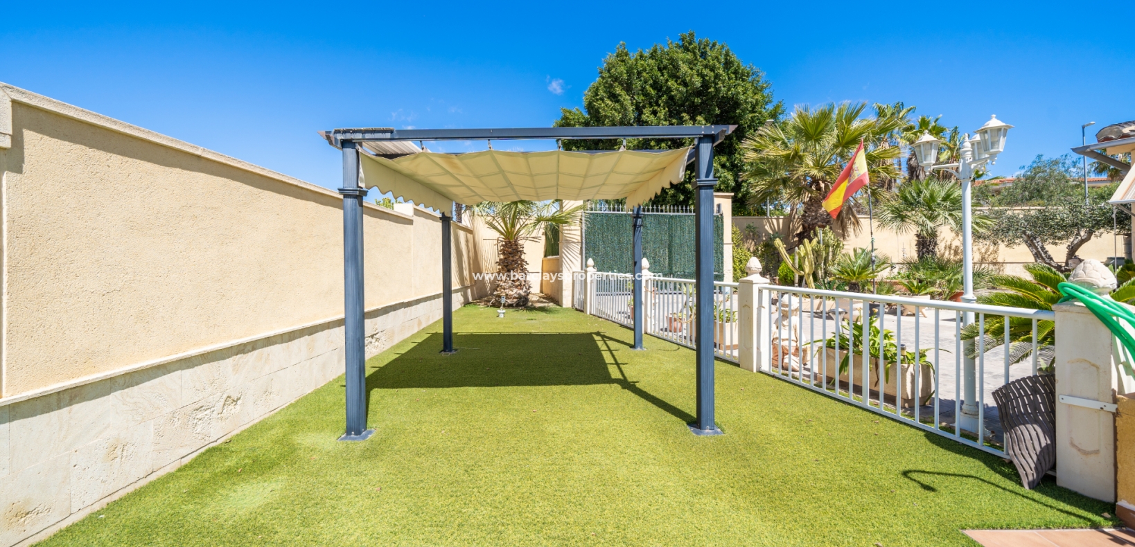 Wederverkoop - Vrijstaande Villa - Urb. La Marina