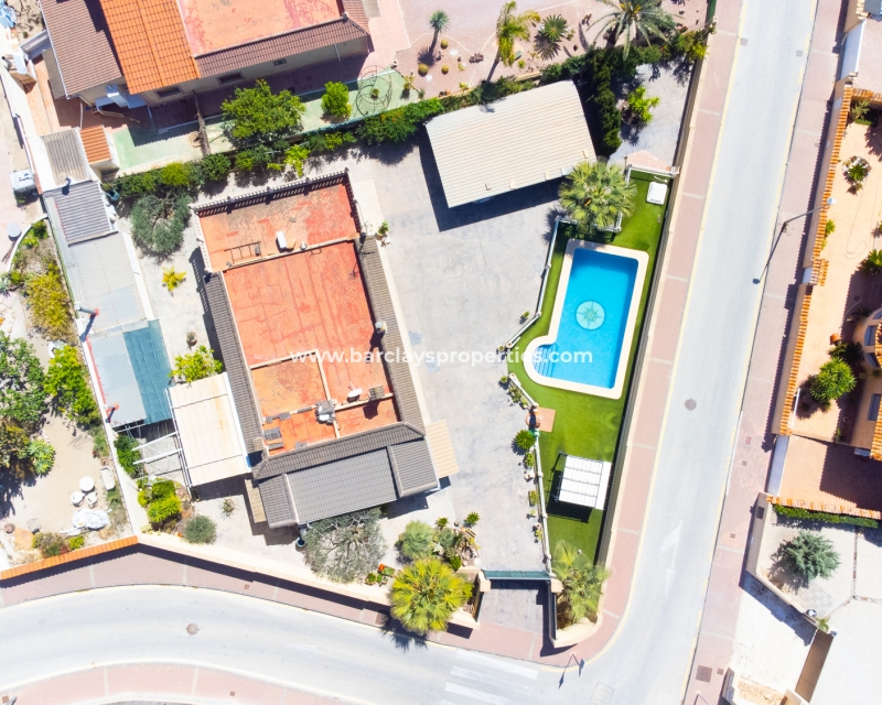 Wederverkoop - Vrijstaande Villa - Urb. La Marina