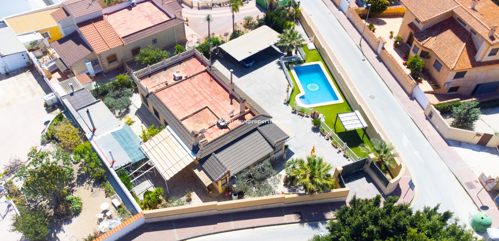 Wederverkoop - Vrijstaande Villa - Urb. La Marina