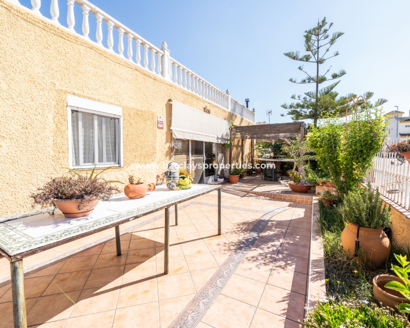 Wederverkoop - Vrijstaande Villa - Urb. La Marina