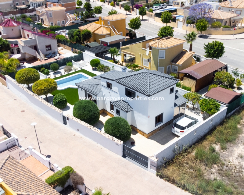 Wederverkoop - Vrijstaande Villa - Urb. La Marina