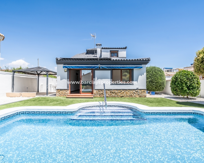 Wederverkoop - Vrijstaande Villa - Urb. La Marina