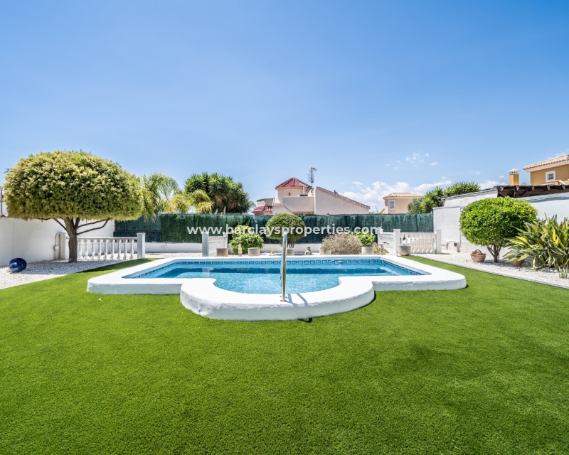 Wederverkoop - Vrijstaande Villa - Urb. La Marina