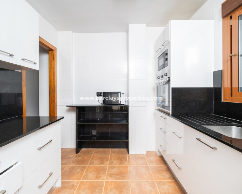 Wederverkoop - Vrijstaande Villa - Urb. La Marina