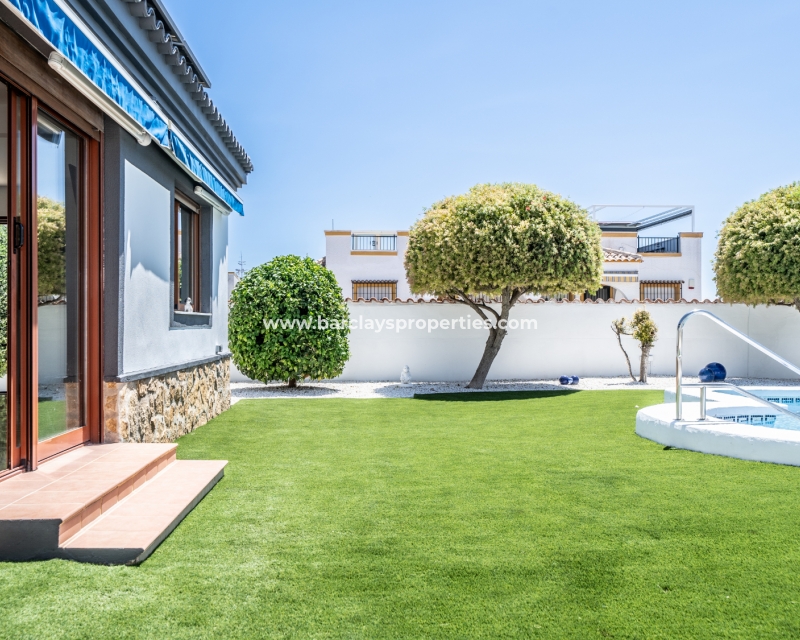 Wederverkoop - Vrijstaande Villa - Urb. La Marina