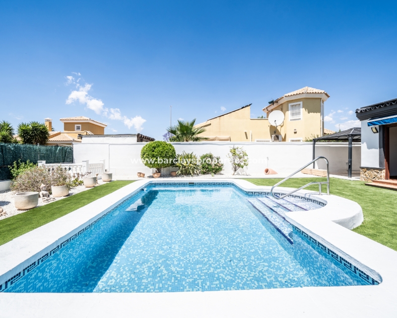 Wederverkoop - Vrijstaande Villa - Urb. La Marina