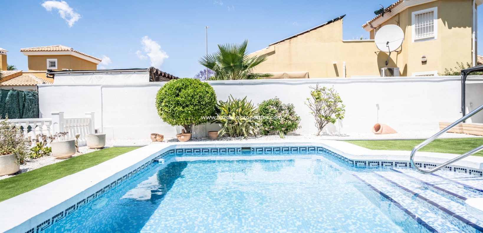 Wederverkoop - Vrijstaande Villa - Urb. La Marina