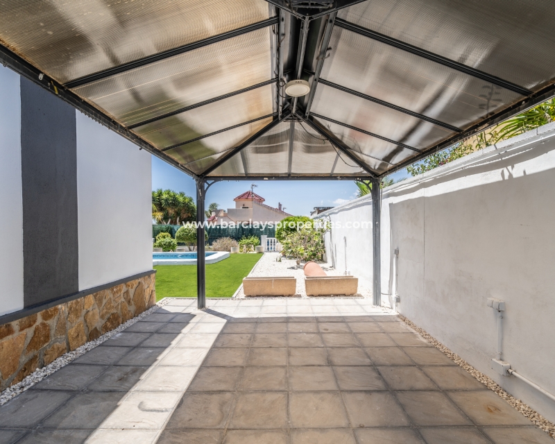 Wederverkoop - Vrijstaande Villa - Urb. La Marina