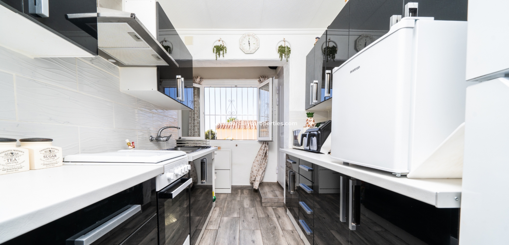 Wederverkoop - Vrijstaande Villa - Urb. La Marina