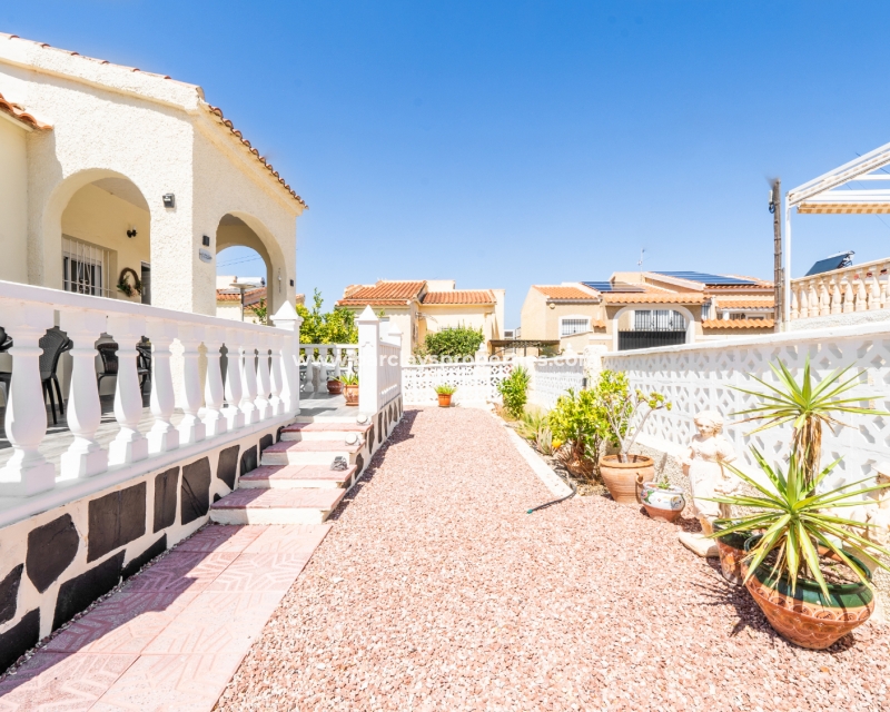 Wederverkoop - Vrijstaande Villa - Urb. La Marina