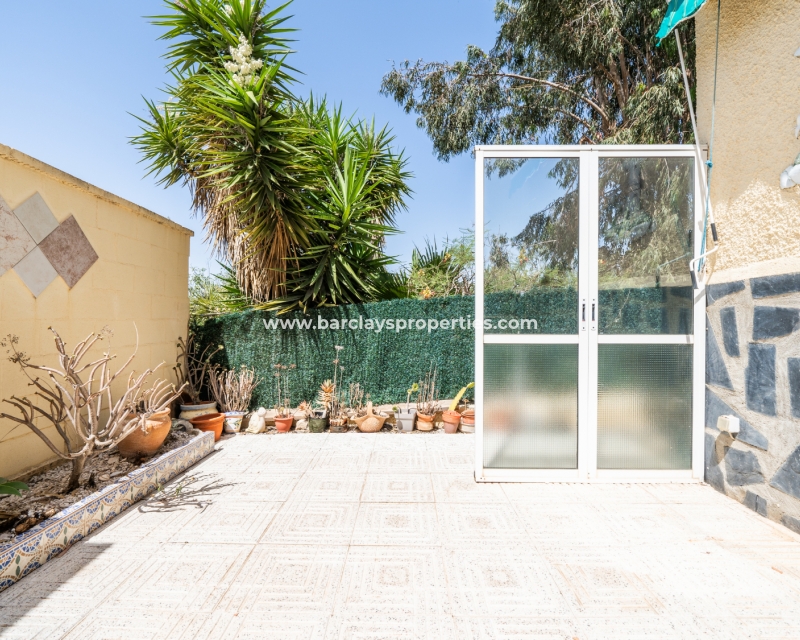 Wederverkoop - Vrijstaande Villa - Urb. La Marina