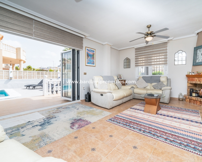 Wederverkoop - Vrijstaande Villa - Urb. La Marina