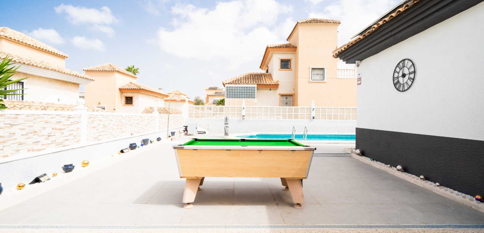 Wederverkoop - Vrijstaande Villa - Urb. La Marina