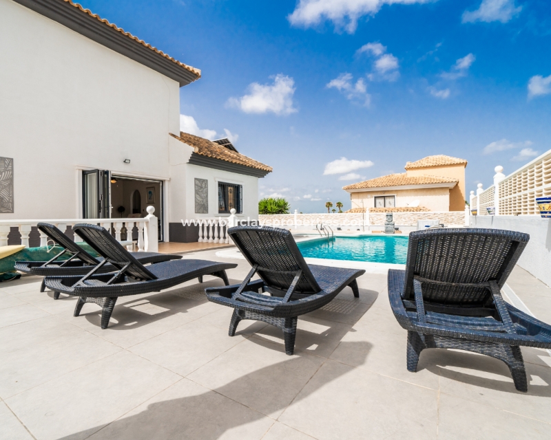 Wederverkoop - Vrijstaande Villa - Urb. La Marina