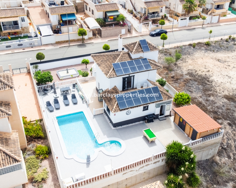 Wederverkoop - Vrijstaande Villa - Urb. La Marina