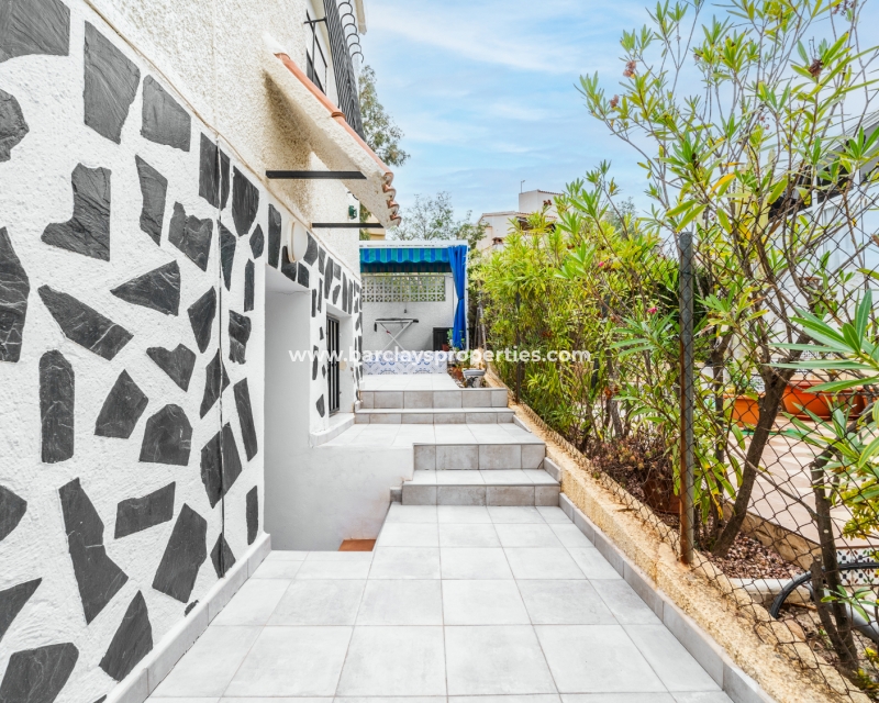 Wederverkoop - Vrijstaande Villa - Urb. La Marina