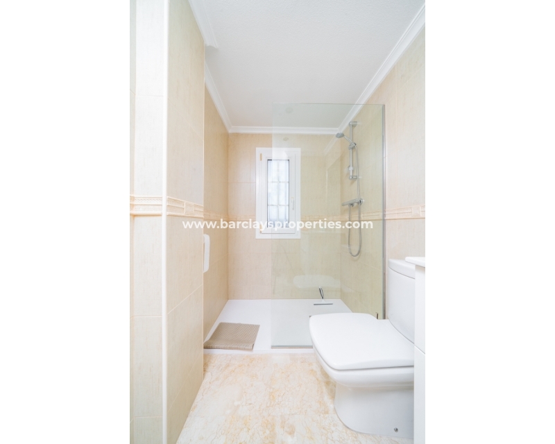 Wederverkoop - Vrijstaande Villa - Urb. La Marina