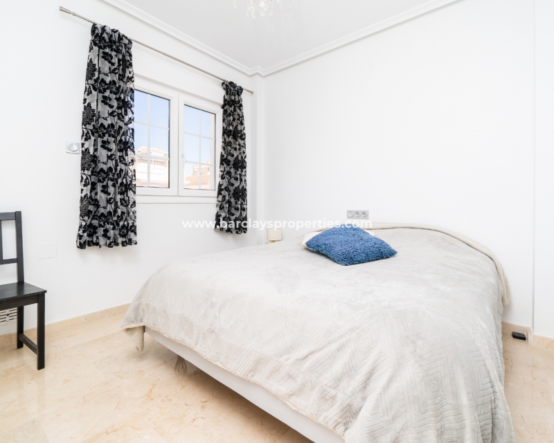 Wederverkoop - Vrijstaande Villa - Urb. La Marina