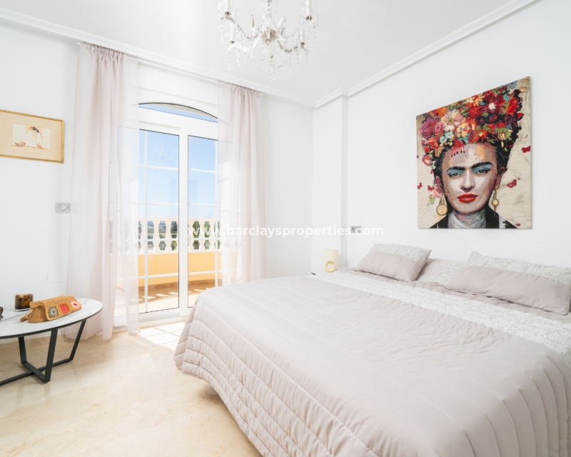 Wederverkoop - Vrijstaande Villa - Urb. La Marina