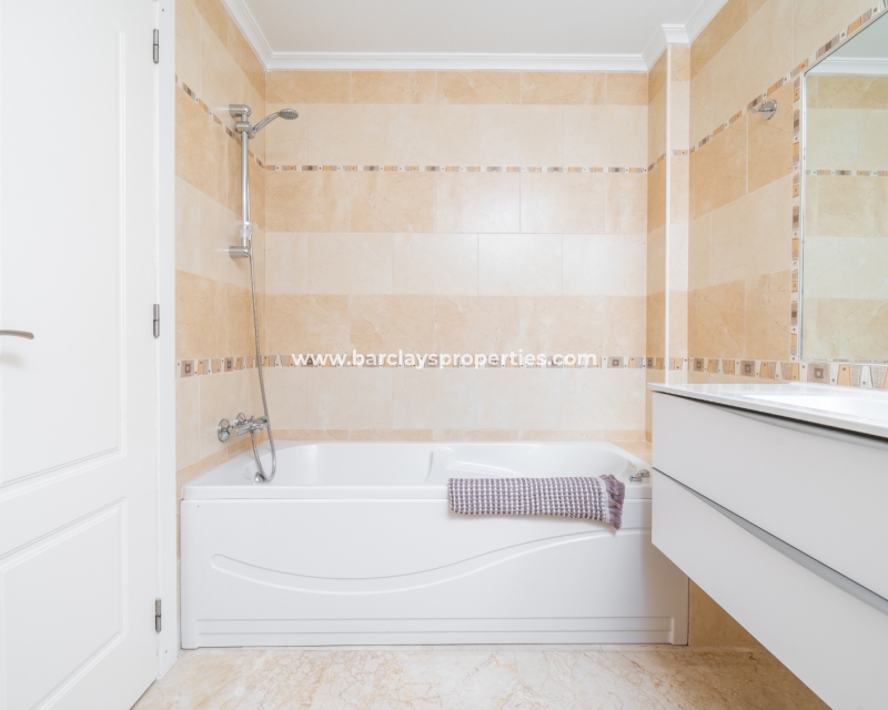 Wederverkoop - Vrijstaande Villa - Urb. La Marina